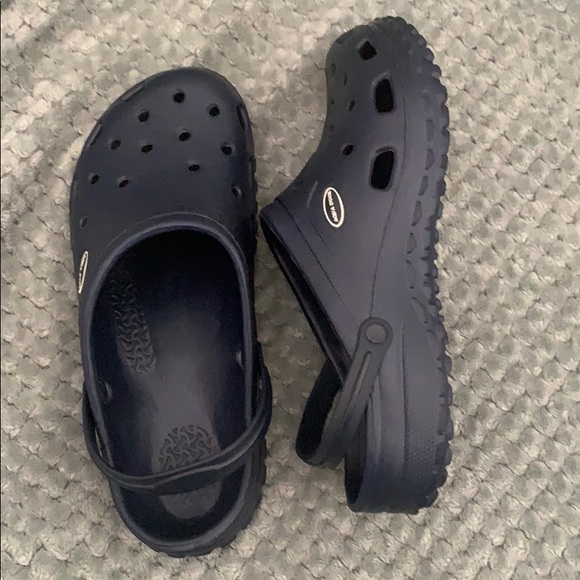 Shoes - Picture 2 of 4